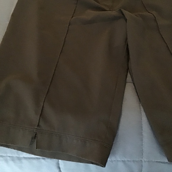 Adorable Champion pleated, long short. Black. Size Large. - Picture 1 of 6